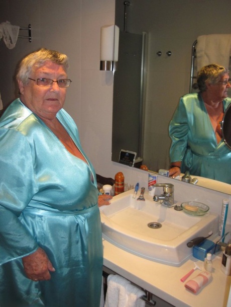 Grandma Libby nude image