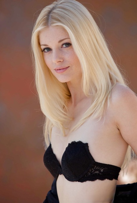Charlotte Stokely hot pic