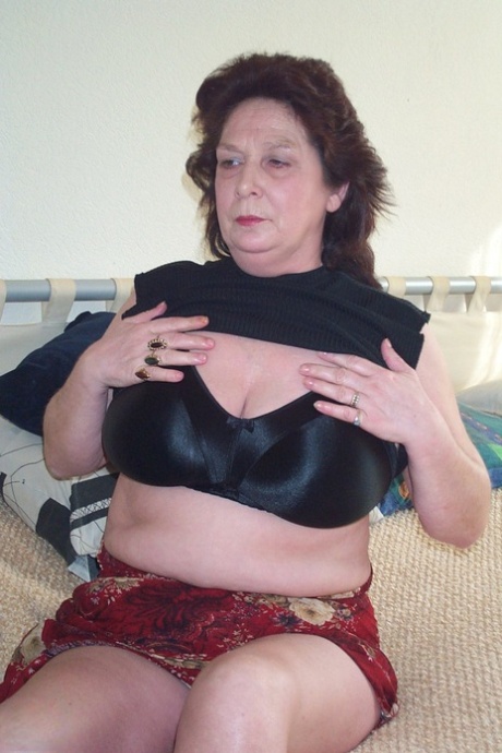 mature milfs lingerie