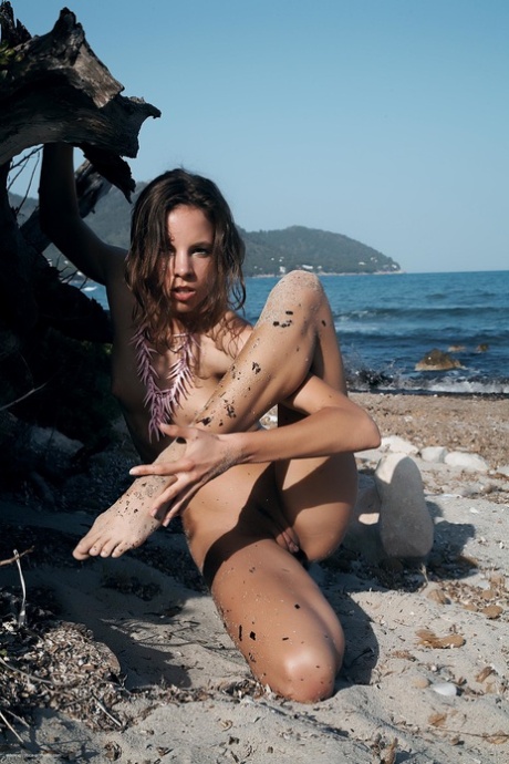 Andreea Mantea nude pictures