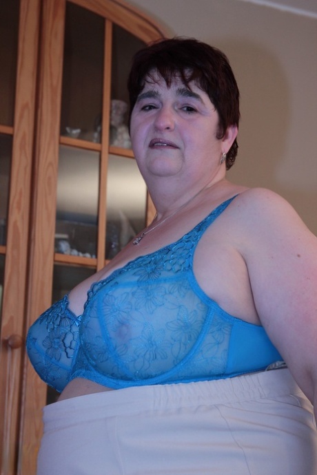 older women big tits facail porn pic