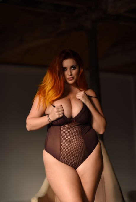 Lucy Vixen naked pic